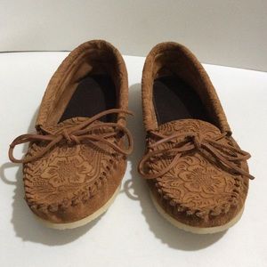 NWOT Laurentian Chief tooled suede leather moccasin